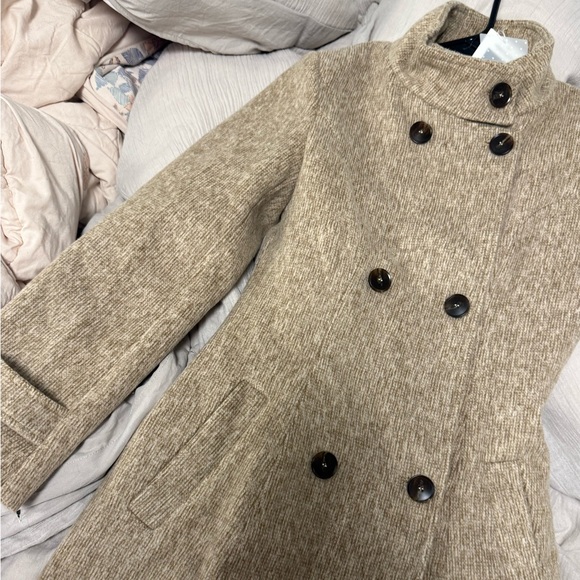 Double Breasted Fitted Coat - Picture 7 of 7